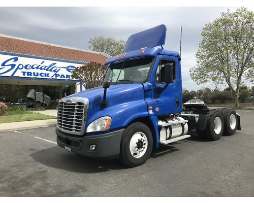 FREIGHTLINER X12564ST Complete Vehicle