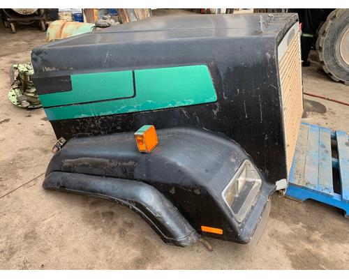 FREIGHTLINER  Hood