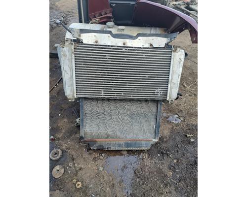 FREIGHTLINER  Radiator