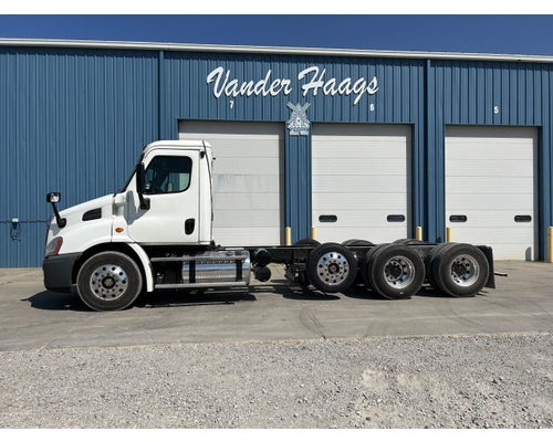 2017 Freightliner CASCADIA Truck For Sale by Vander Haags Inc DM