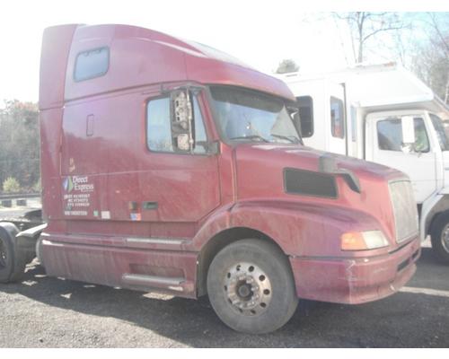2001 GMC/VOLVO/WHITE VNL 64T Cab #