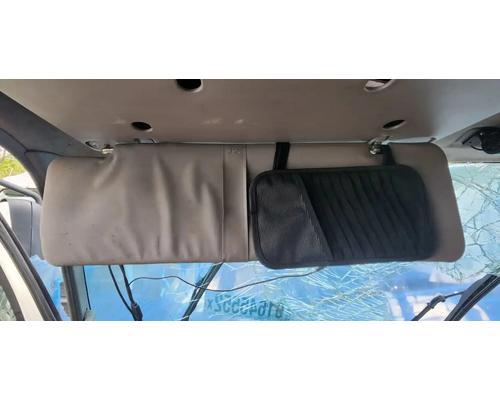  Hino 195 Visor #