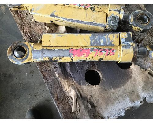 1900 HYDROAX 411EX CYLINDER (LIFT)