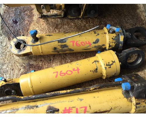 1900 HYDROAX 511EX CYLINDER (STEER)
