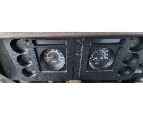  International 1654 Instrument Cluster #