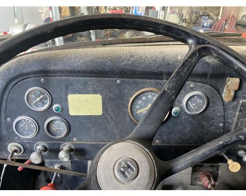  International 1700 LOADSTAR Instrument Cluster #