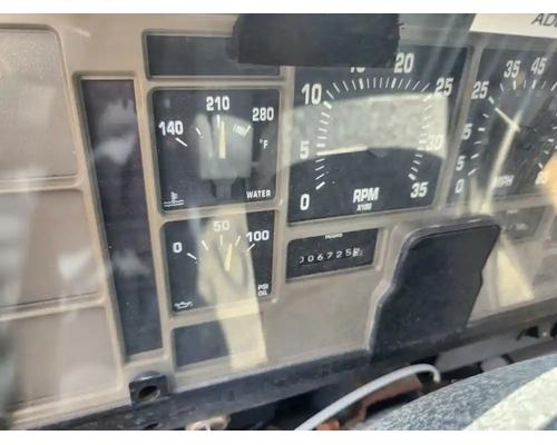  International 2574 Instrument Cluster #