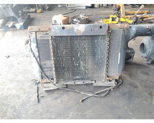 INTERNATIONAL 2674 SBA Radiator