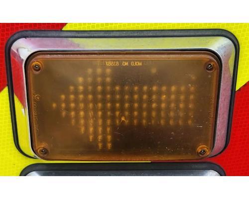 international-4300-lp-tail-lamp #1432151