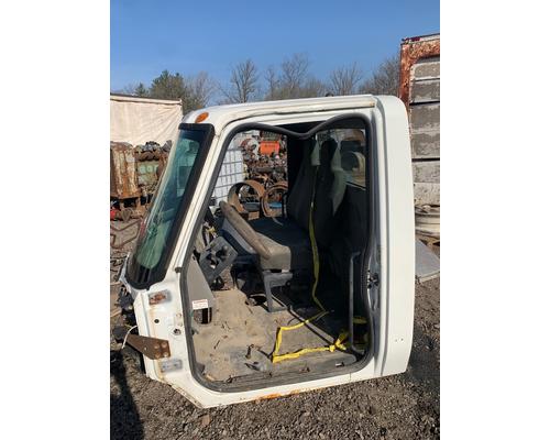 INTERNATIONAL 4300 Cab