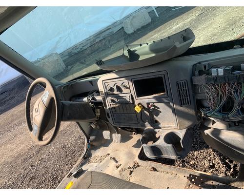 INTERNATIONAL 4300 Cab