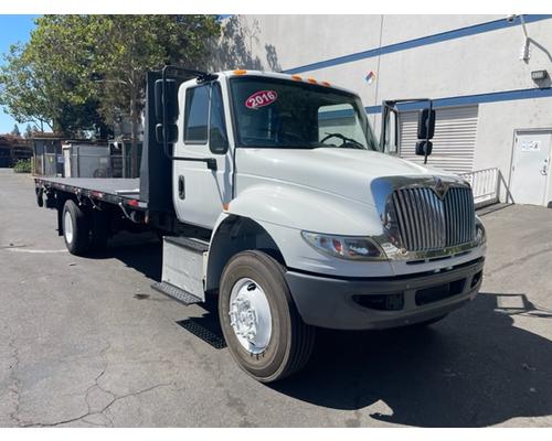 INTERNATIONAL 4300 Complete Vehicle