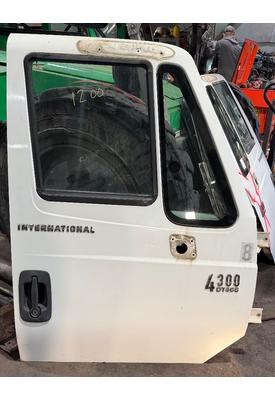 INTERNATIONAL 4300 Door Assembly, Front