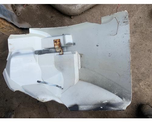 INTERNATIONAL 4300 Fender
