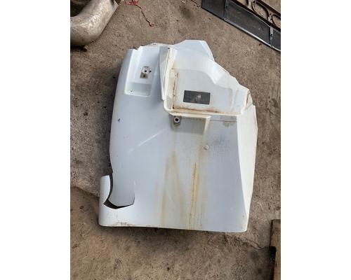 INTERNATIONAL 4300 Fender