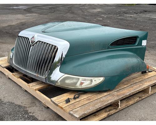 2003 INTERNATIONAL 4300 Hood #