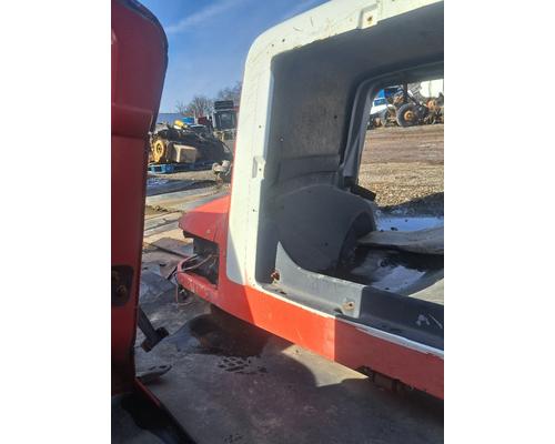 INTERNATIONAL 4300 Hood