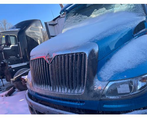 INTERNATIONAL 4400 LP Hood