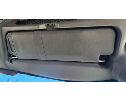  International 4400 LP Visor #