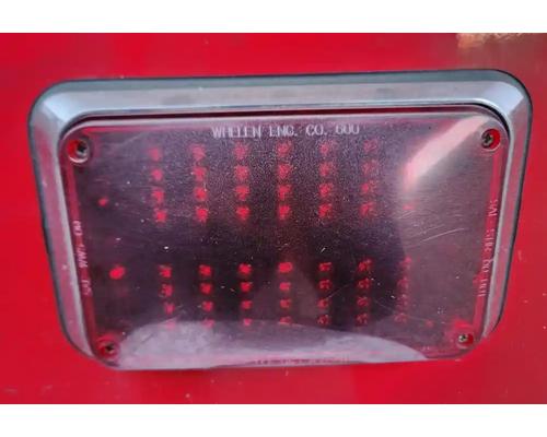 international-4400-lp-tail-lamp #1436575