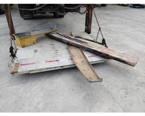 INTERNATIONAL 4400 Complete Vehicle