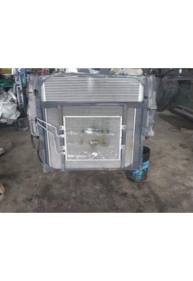 INTERNATIONAL 4400 Radiator