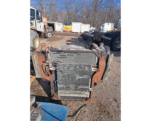 INTERNATIONAL 4400 Radiator