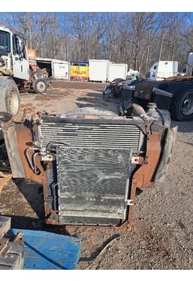 INTERNATIONAL 4400 Radiator