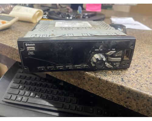 INTERNATIONAL 4400 Radio