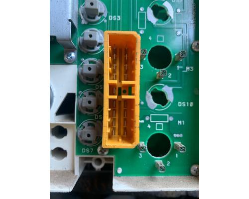 INTERNATIONAL 4700 LOW PROFILE Instrument Cluster