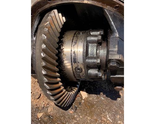 INTERNATIONAL 4700 LOW PROFILE Rears (Rear)