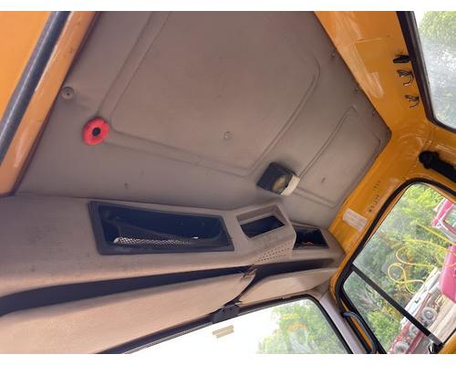 INTERNATIONAL 4700 Complete Vehicle