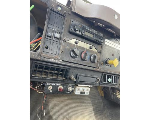 INTERNATIONAL 4700 Complete Vehicle