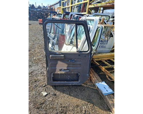 INTERNATIONAL 4700 Door Assembly, Front