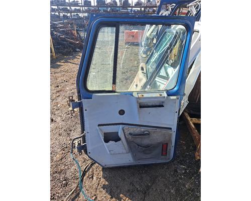 INTERNATIONAL 4700 Door Assembly, Front