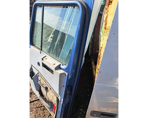 INTERNATIONAL 4700 Door Assembly, Front