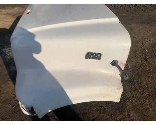 INTERNATIONAL 4700 Hood