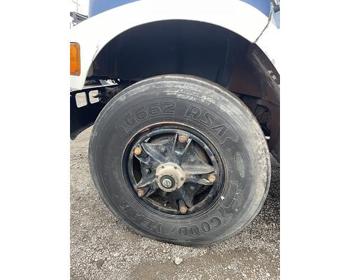 INTERNATIONAL 4900 Complete Vehicle