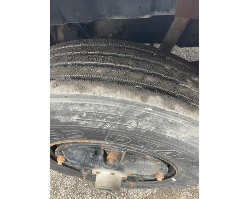 INTERNATIONAL 4900 Complete Vehicle