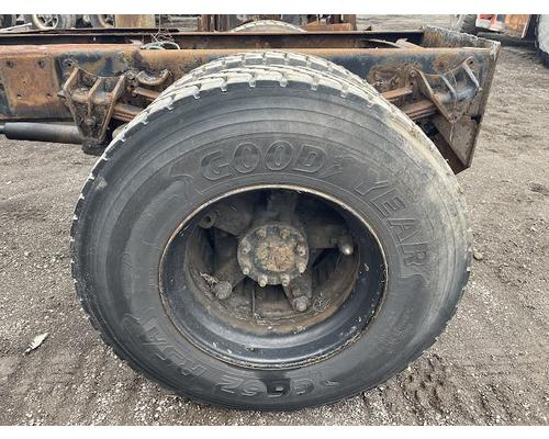 INTERNATIONAL 4900 Complete Vehicle