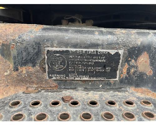 INTERNATIONAL 4900 Complete Vehicle