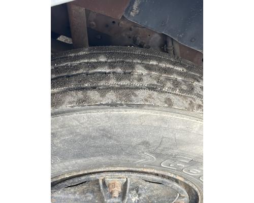 INTERNATIONAL 4900 Complete Vehicle