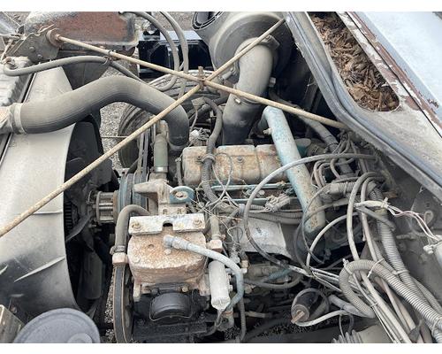 INTERNATIONAL 4900 Complete Vehicle