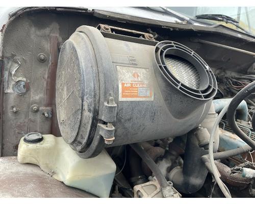 INTERNATIONAL 4900 Complete Vehicle