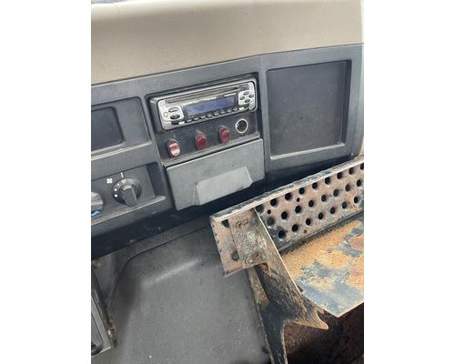 INTERNATIONAL 4900 Complete Vehicle
