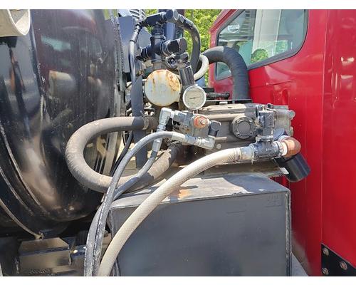 INTERNATIONAL 4900 Consignment sale