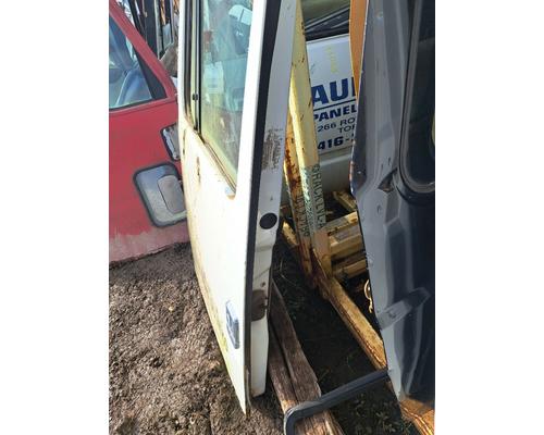 INTERNATIONAL 4900 Door Assembly, Front