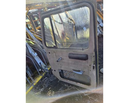 INTERNATIONAL 4900 Door Assembly, Front