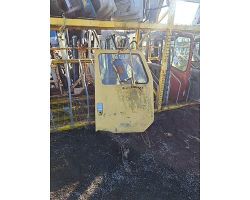 INTERNATIONAL 4900 Door Assembly, Front