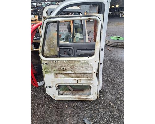 INTERNATIONAL 4900 Door Assembly, Front